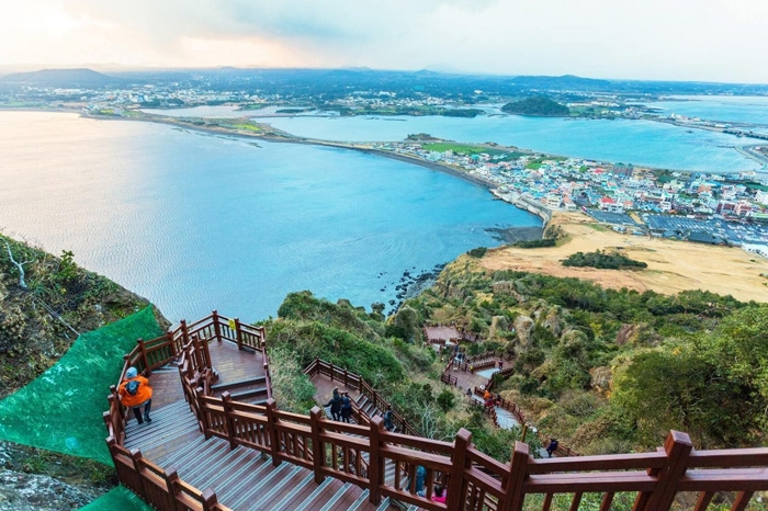Jeju Scenic and Culture Tour
